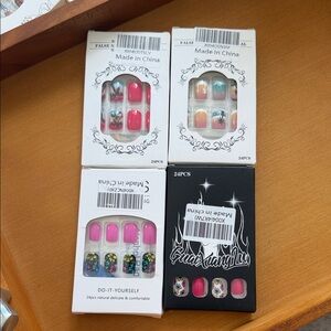 Vacation Press-on Nails (lot of 4)